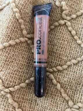 d30 L.A. Girl Pro Conceal HD Concealer GC982 Warm Honey .28 Oz
